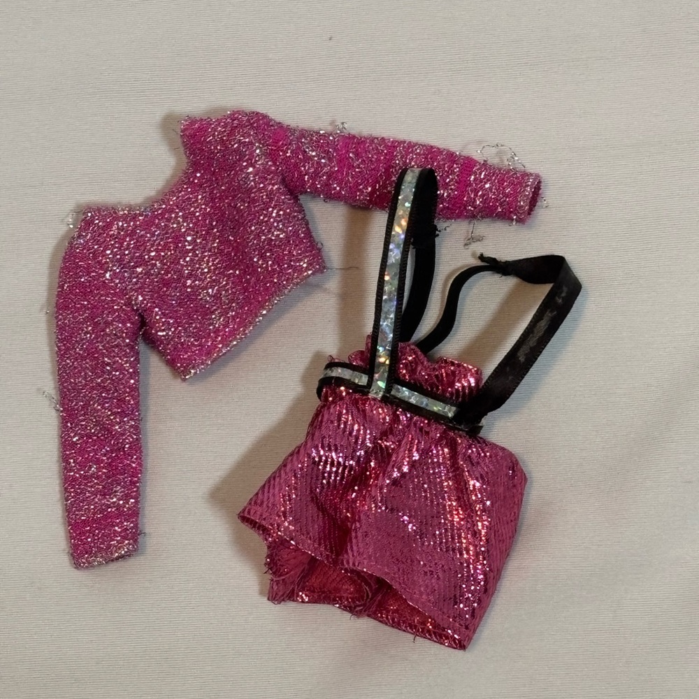 ⭐️ 3 for 20 sale. outfit from the 1994 Mattel Dance Moves Barbie